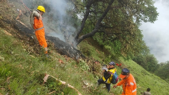 Kedarnath_chopper_crash_1749960990640_1749960997381